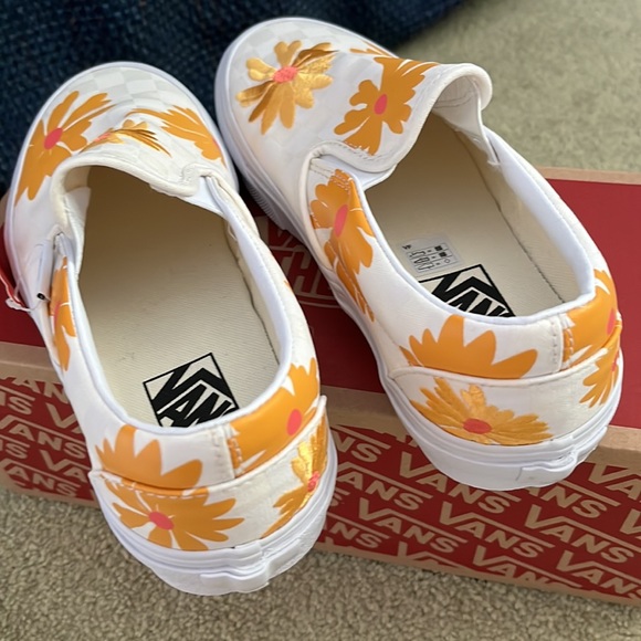 NWT Vans size 7.5 - Picture 2 of 4